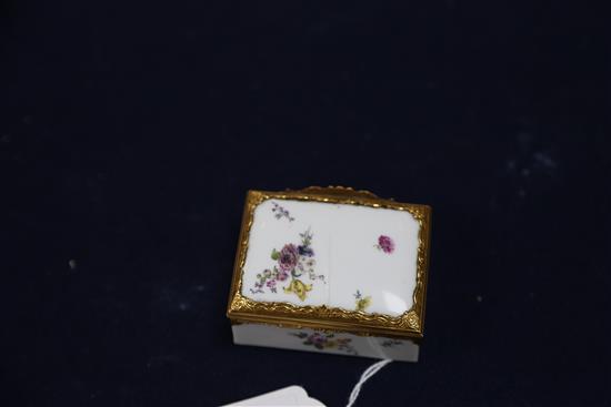 A Meissen gold mounted table snuff box, mid 18th century, W. 6.8cm, lid cracked